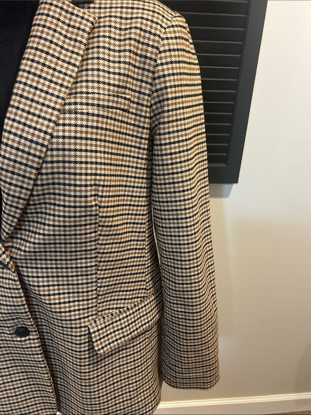 Women's Plaid Blazer in Black & Tan - Picture 4 of 10